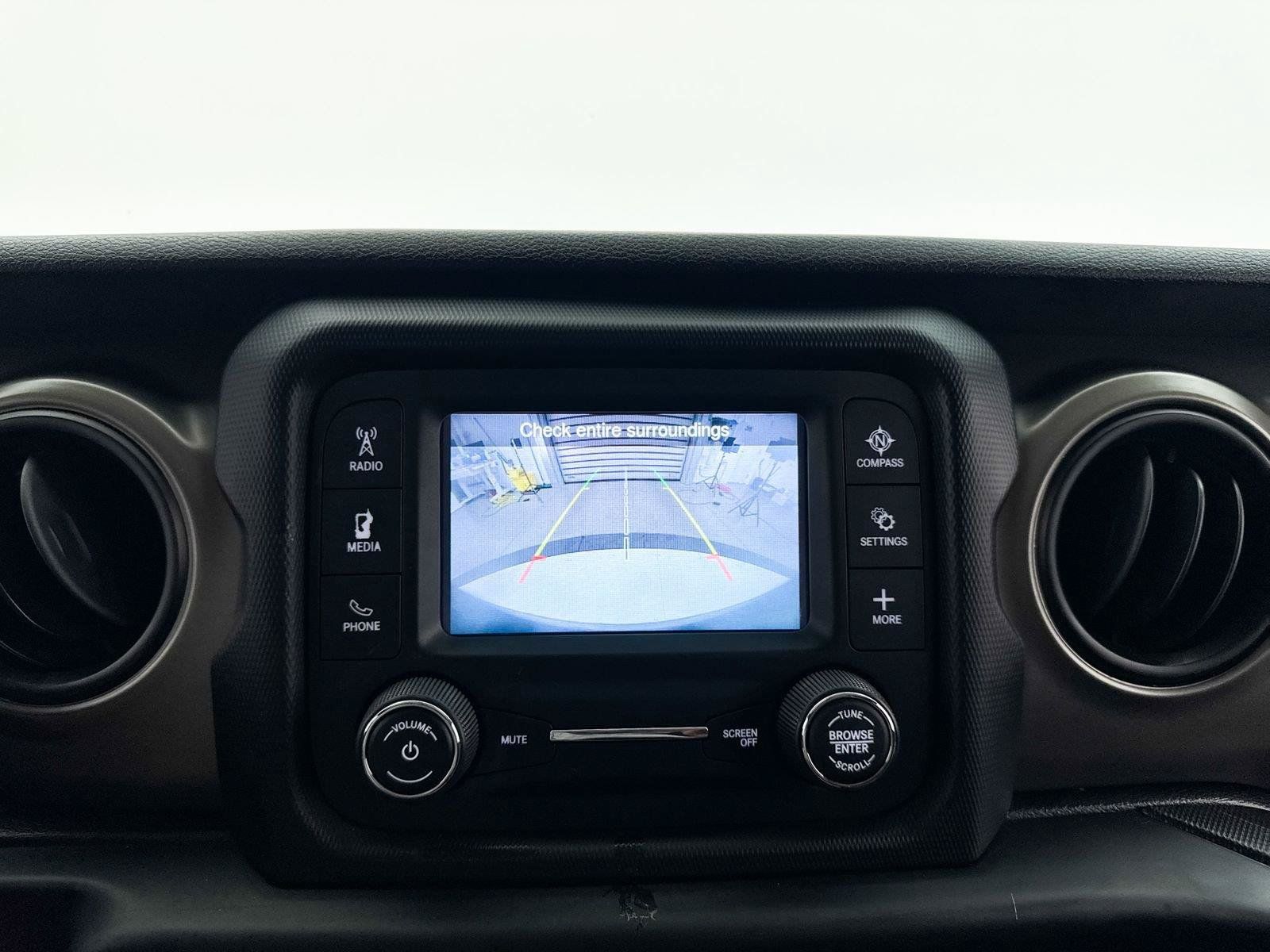 Used 2019 Jeep Wrangler Sport AWD/4WD image 12