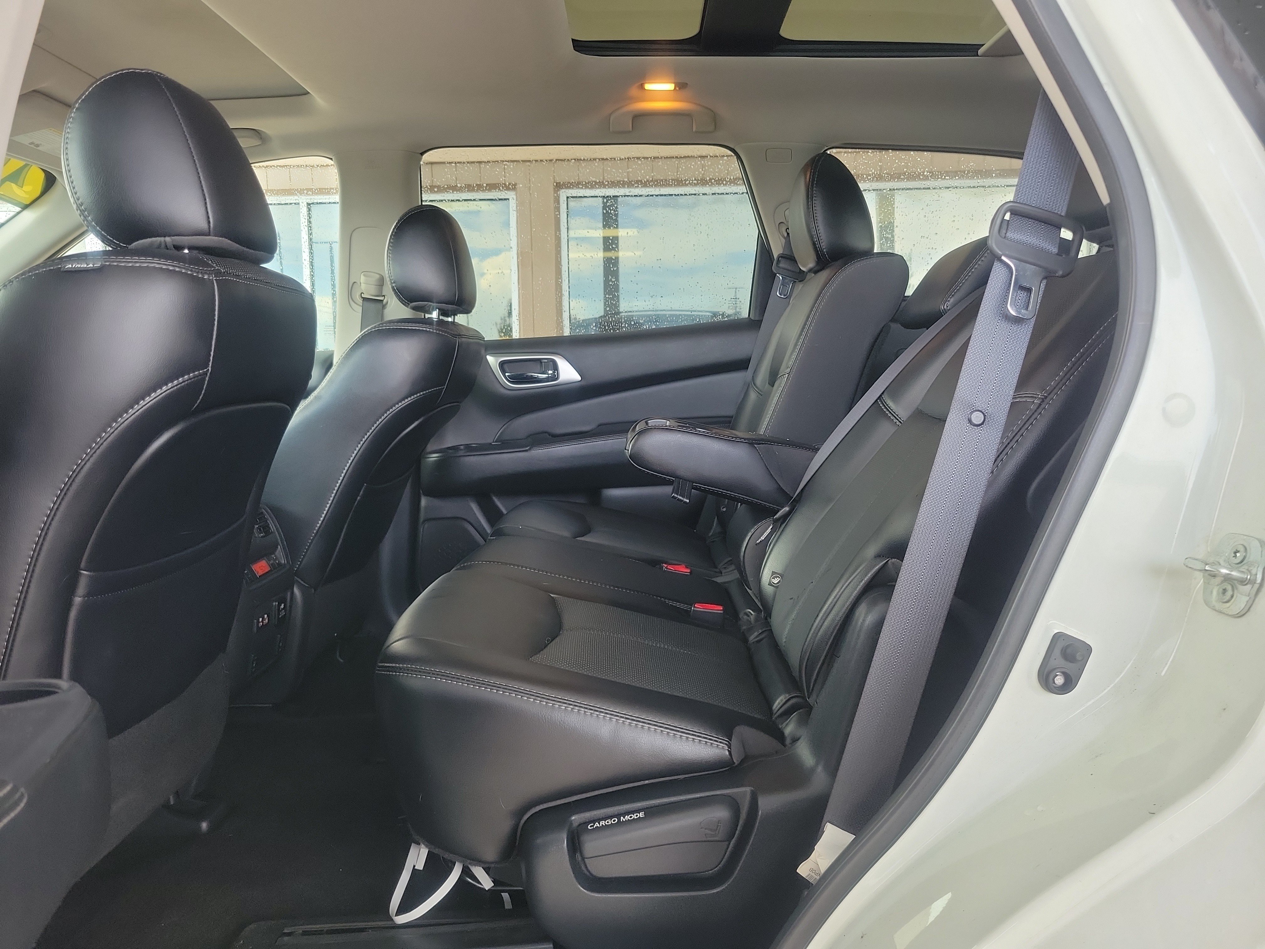 Used 2020 Nissan Pathfinder Platinum FWD image 9