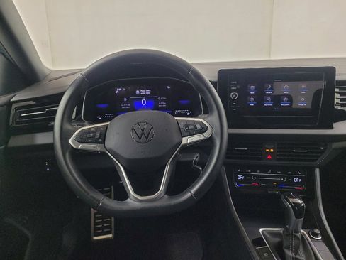 Used 2025 Volkswagen Jetta Sport FWD image 22