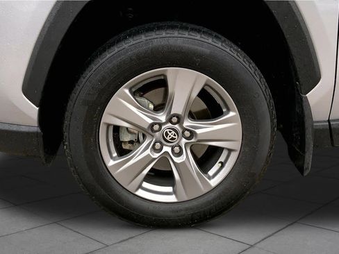 Used 2024 Toyota RAV4 XLE w/ Convenience Package image 11