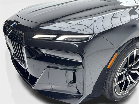 Used 2024 BMW 740i 740i M SPORT,NAV,CAM,PANO,BLIN image 5