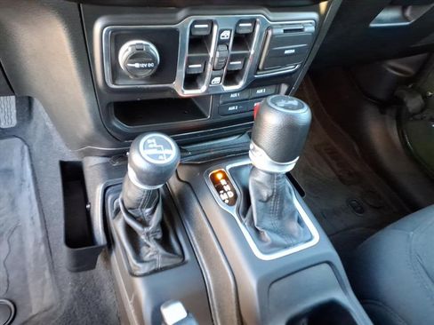 Used 2021 Jeep Wrangler Unlimited Sport image 27