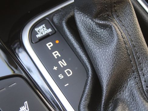 Certified 2025 Kia Soul EX FWD image 34