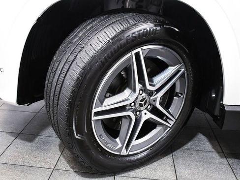 Used 2025 Mercedes-Benz GLE 450e 4MATIC w/ AMG Line Exterior image 7