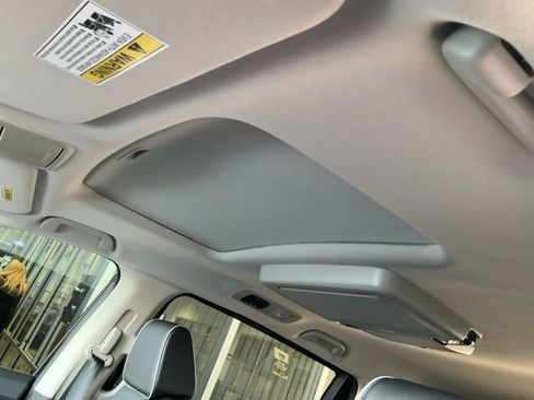 New 2026 Honda Odyssey Touring image 7