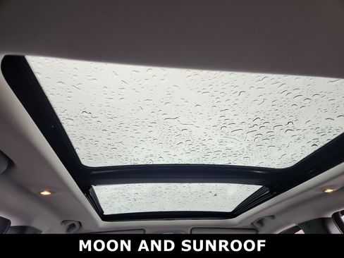 Used 2021 Jeep Cherokee Trailhawk w/ Sun, Sound & Nav Group image 8