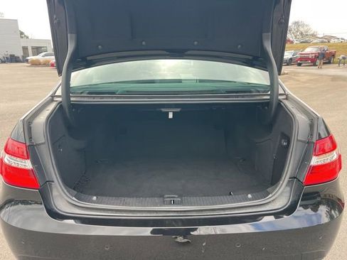 Used 2011 Mercedes-Benz E 550 Sedan image 34