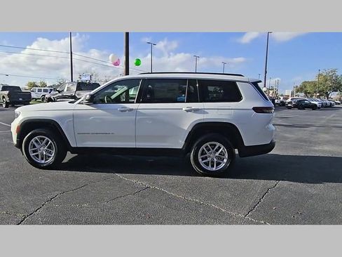 New 2026 Jeep Grand Cherokee L Laredo image 27