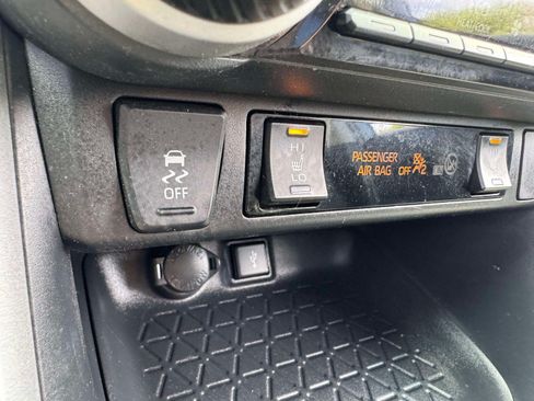 Certified 2022 Toyota RAV4 XLE w/ Convenience Package AWD/4WD image 30