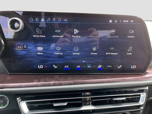 Used 2025 Chevrolet Traverse Z71 w/ LPO, Floor Liner Package AWD/4WD image 15