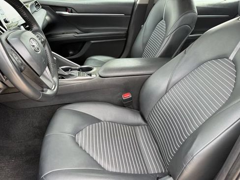 Used 2024 Toyota Camry SE FWD image 11
