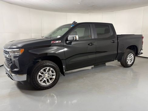 Used 2025 Chevrolet Silverado 1500 LT w/ Z71 Off-Road Package image 6