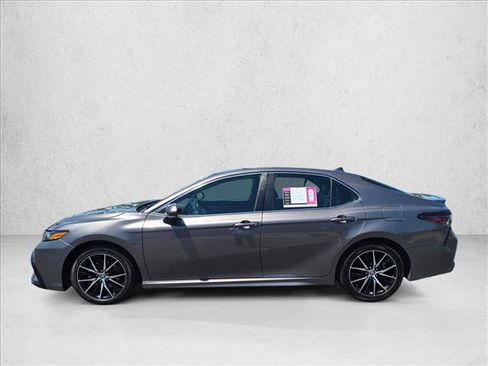 Used 2023 Toyota Camry SE FWD image 9