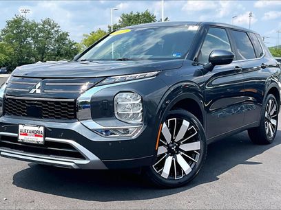 Used 2025 Mitsubishi Outlander SE
