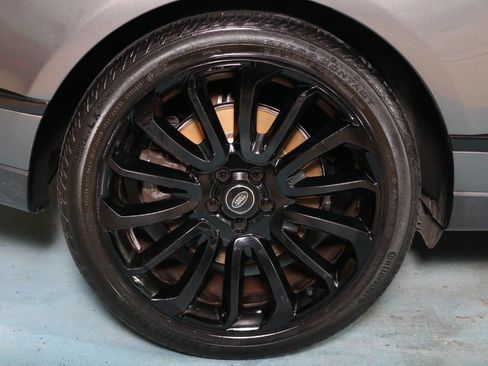 Used 2017 Land Rover Range Rover HSE image 19