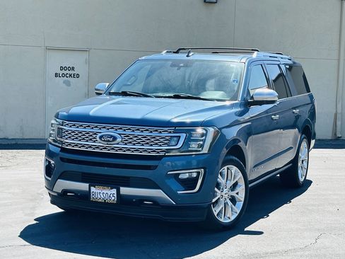 Used 2018 Ford Expedition Max Platinum AWD/4WD image 3