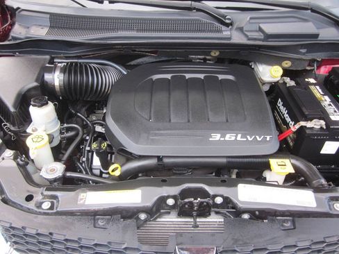 Used 2011 Dodge Grand Caravan Crew w/ Entertainment Group 1 FWD image 22