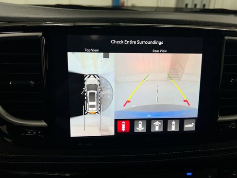 New 2026 Chrysler Pacifica Limited image 16