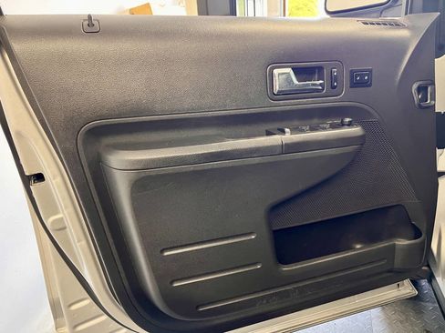 Used 2010 Ford Edge Sport image 14