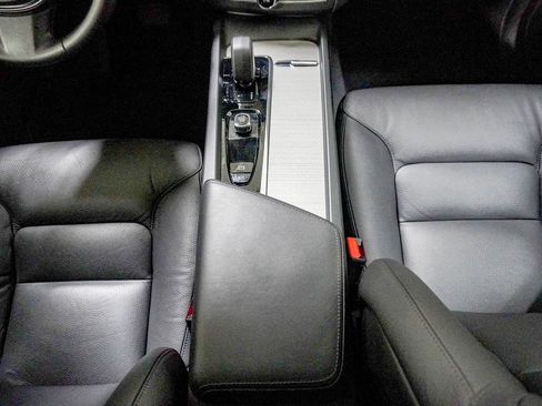 Used 2025 Volvo XC60 B5 Plus image 27