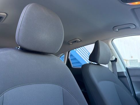 Used 2025 Hyundai Kona SEL FWD image 25