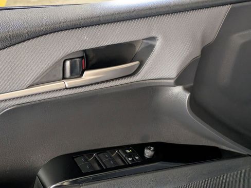 Used 2025 Toyota Camry SE image 13