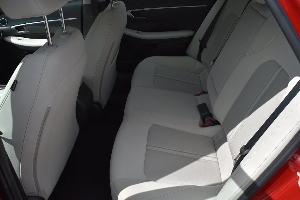 Used 2025 Hyundai Sonata SEL FWD image 9