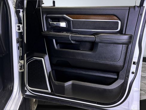 Used 2024 RAM 2500 Laramie image 28