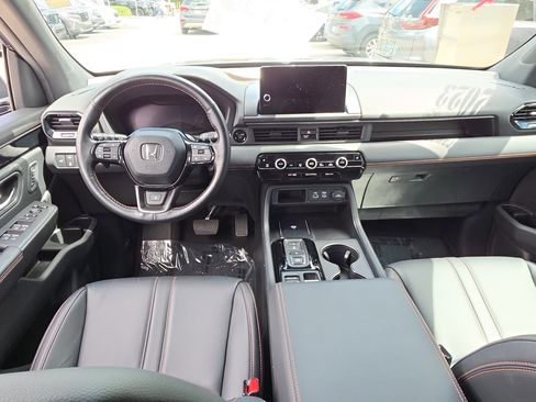 Certified 2023 Honda Pilot TrailSport image 14