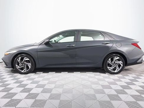 Used 2024 Hyundai Elantra SEL FWD image 6