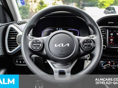 Used 2025 Kia Soul LX w/ LX Technology Package FWD image 24
