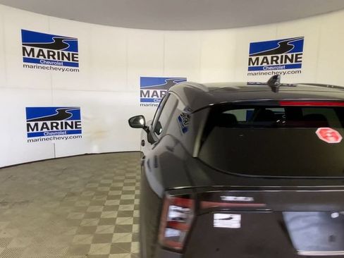 Used 2025 Nissan Kicks SV w/ SV Premium Package AWD/4WD image 9