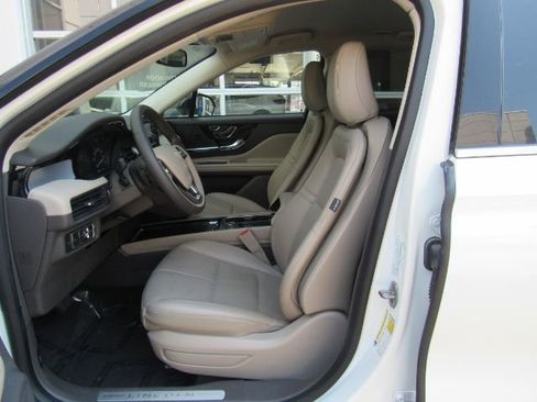 Used 2022 Lincoln Corsair FWD w/ Equipment Group 101A image 12