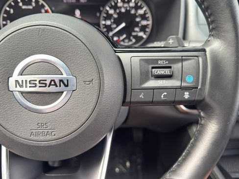 Used 2021 Nissan Rogue SL FWD image 22