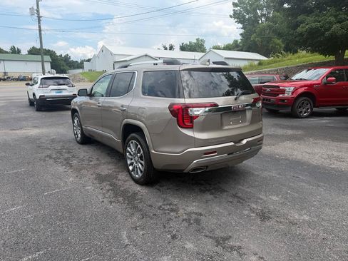 Used 2023 GMC Acadia Denali w/ Denali Ultimate Package FWD image 3