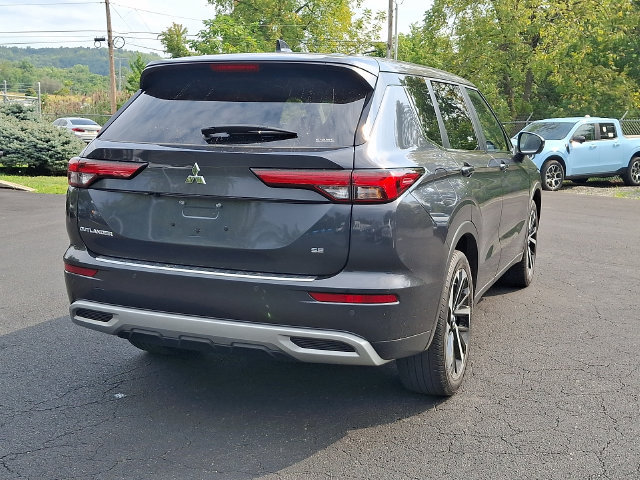 Used 2024 Mitsubishi Outlander AWD image 13