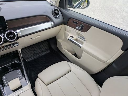 Used 2021 Mercedes-Benz GLB 250 image 21