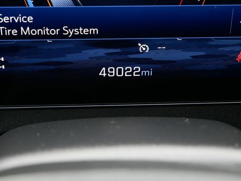 Used 2024 Chevrolet Traverse LT AWD/4WD image 33