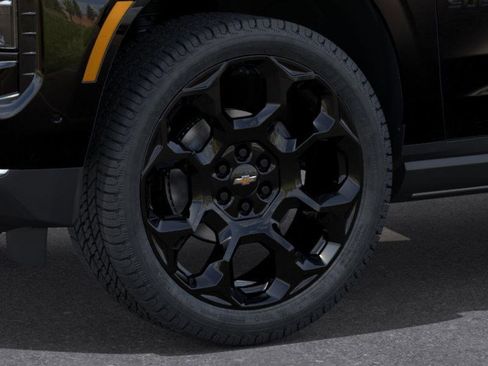 New 2026 Chevrolet Suburban High Country image 9