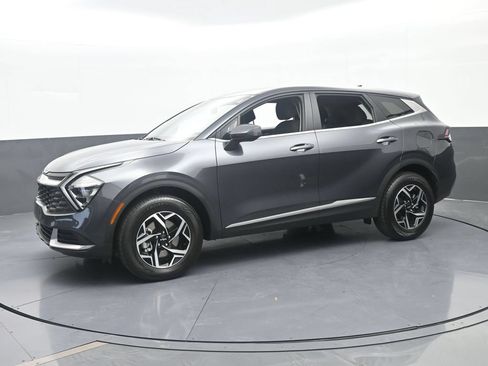 Used 2023 Kia Sportage LX AWD/4WD image 2
