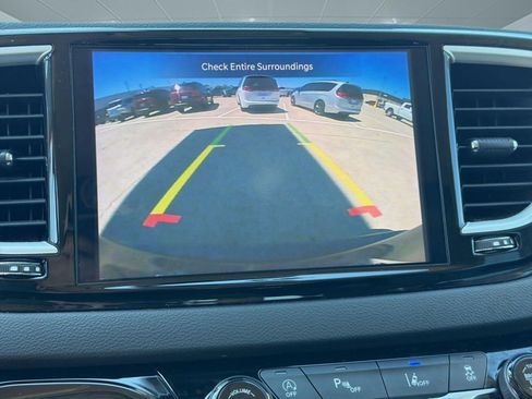 Certified 2023 Chrysler Pacifica Touring-L FWD image 23