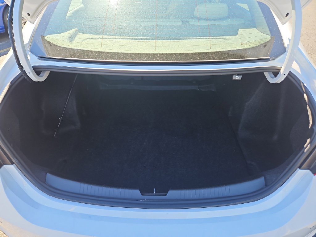 Used 2025 Chevrolet Malibu LT FWD image 11