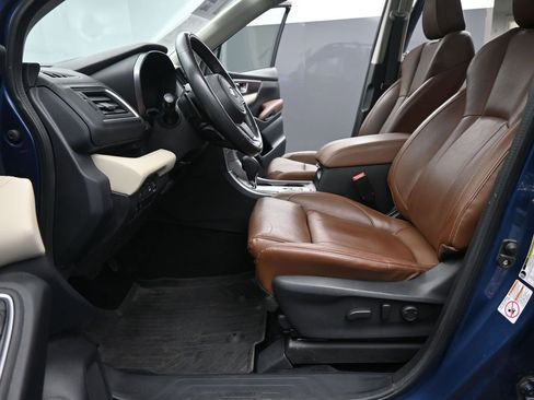 Used 2019 Subaru Ascent Touring image 10