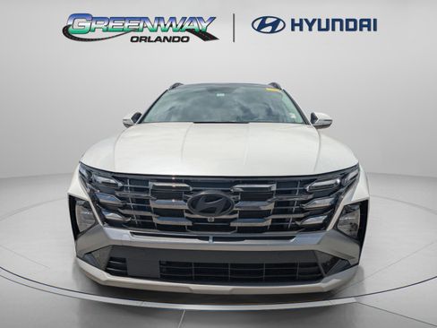 Certified 2025 Hyundai Tucson Limited FWD image 3