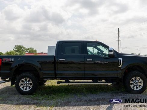 Used 2017 Ford F250 XLT w/ XLT Premium Package AWD/4WD image 5
