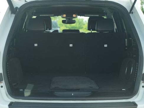 Used 2018 Jeep Grand Cherokee Altitude RWD image 18