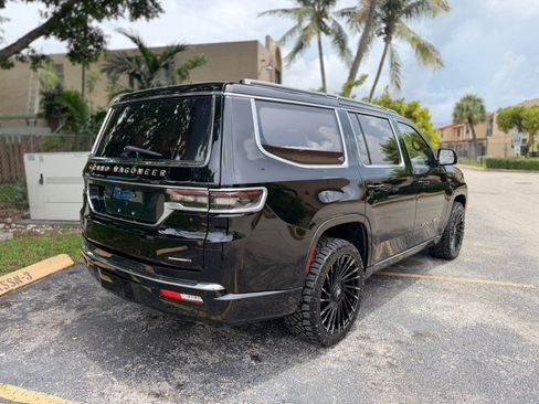 Used 2022 Jeep Grand Wagoneer Series III w/ Rear Seat Video Group 1 AWD/4WD image 3