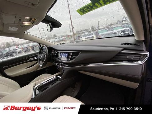 Certified 2023 Buick Enclave Essence image 32