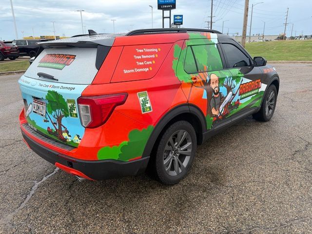 Used 2021 Ford Explorer XLT w/ Equipment Group 202A AWD/4WD image 3