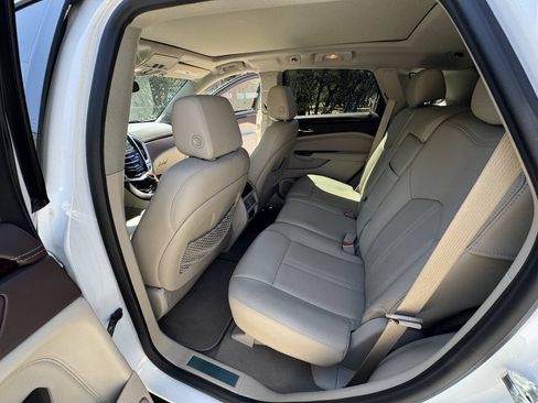 Used 2016 Cadillac SRX Luxury w/ Driver Awareness Package FWD image 22
